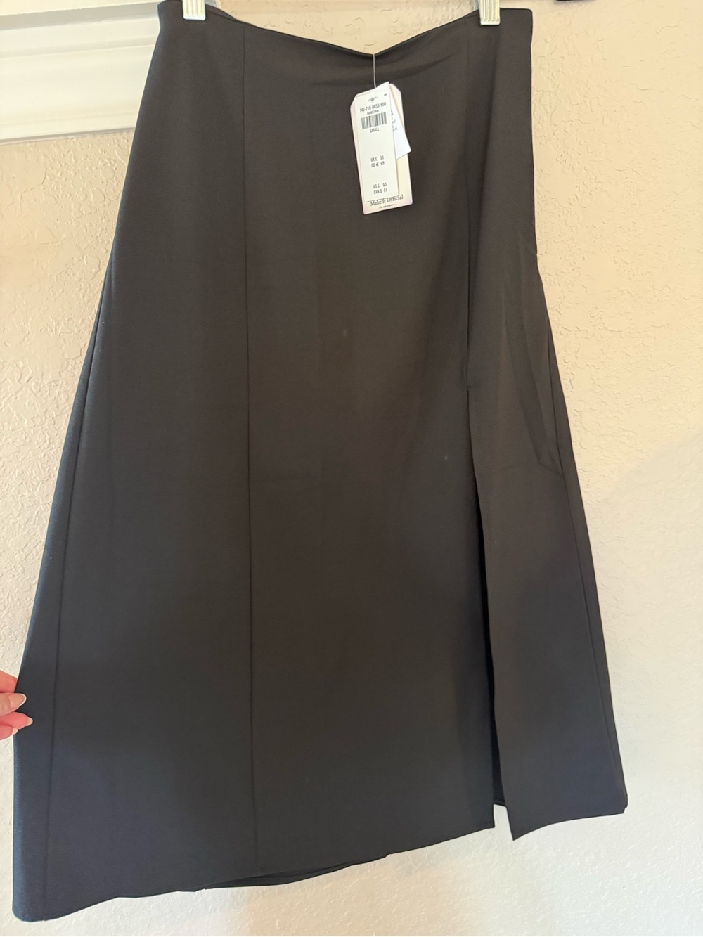 NWT Abercrombie & Fitch Black Midi Skirt with Front Slit - Picture 3 of 6